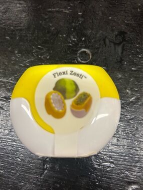 Microplane Flexi Zesti Citrus Zester -